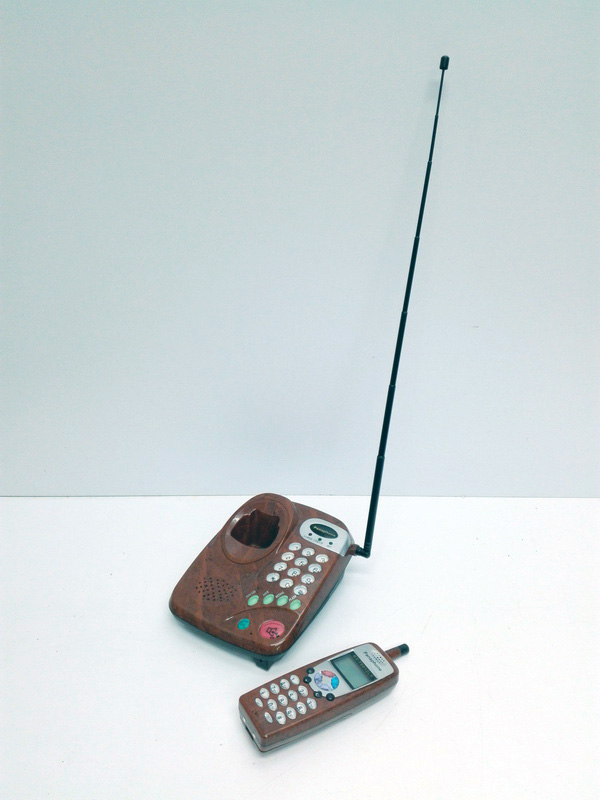 telefono inalambrico color marron plast.efecto madera panaphone asia japon 18x12.5x16 1u